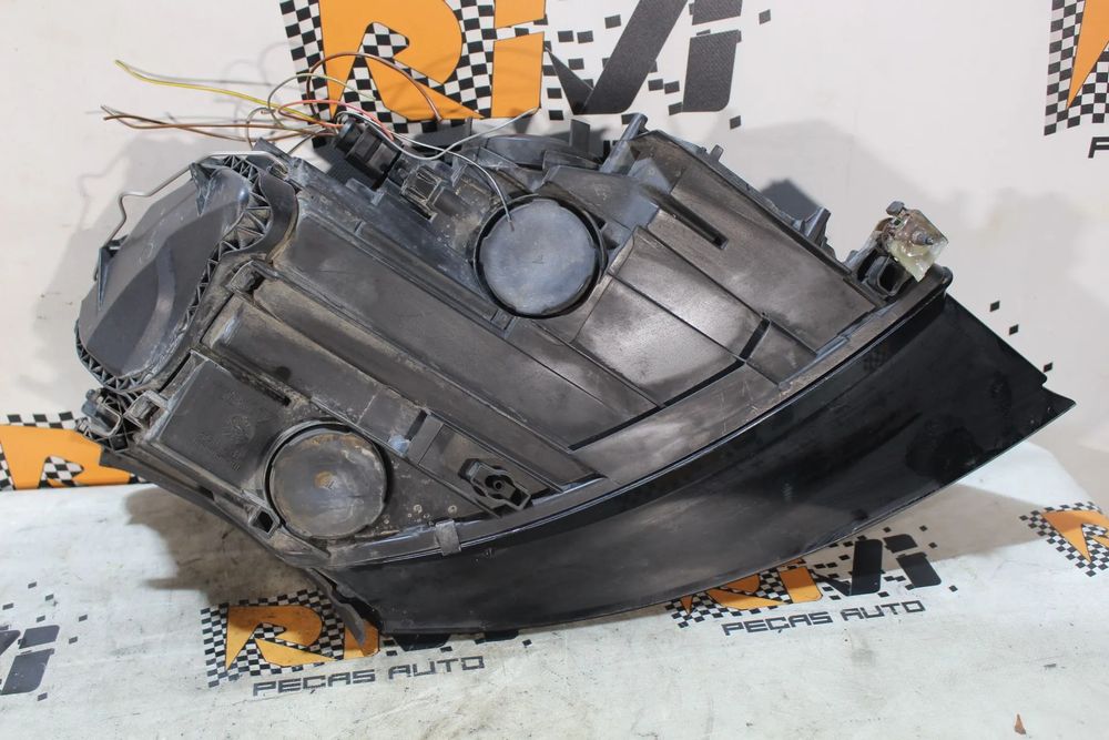 Ótica / farol esquerda AUDI TT (8J3)