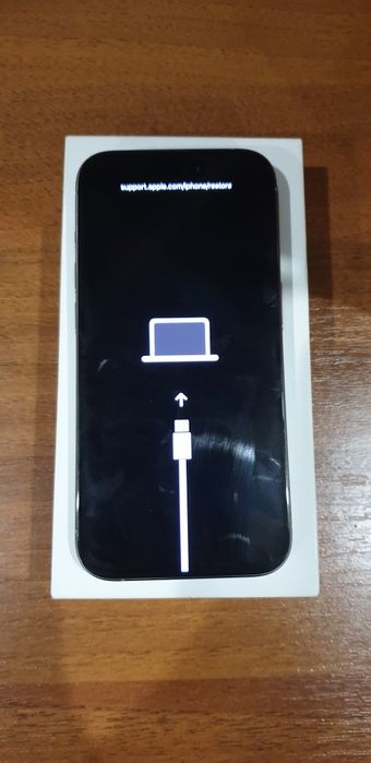 Iphone 15 pro , 128 gb, не включається, iphone