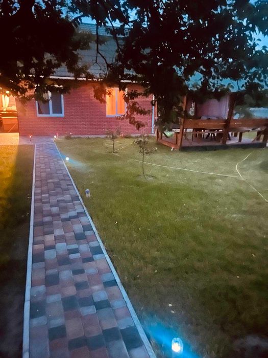 Продається сучасна дача в садовому товаристві Дружба
