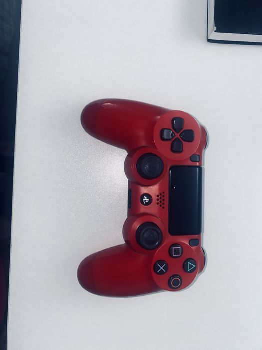 Mega Pack Gaming & Tecnologia (Comando PS4, Teclados, Jogos e Acessórios)e tem tambem um tablet otimo pra ver videos !!!Especialmente pra criancas