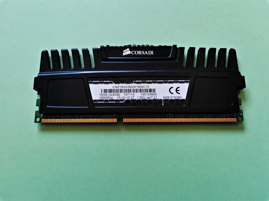 DDR3 8GB CorsaiR VengeAnce 12800 -Komputer