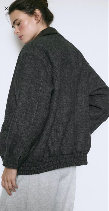 Куртка ялинка з комірцем від Stradivarius, M