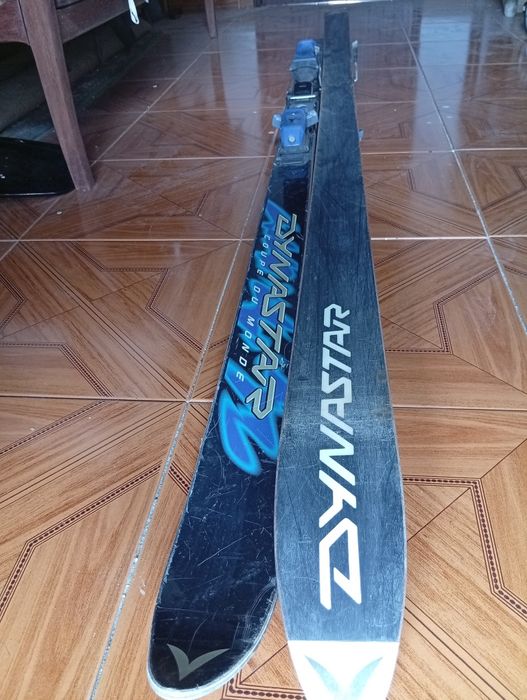 Skis Dynastar + fixação Atomic