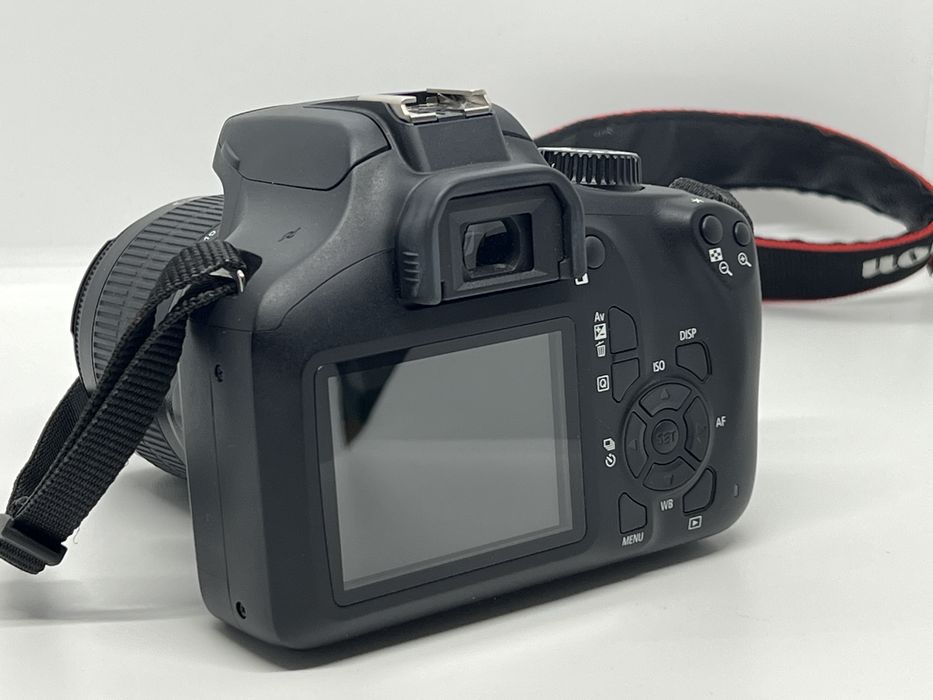 Canon 4000D kit Стан нового