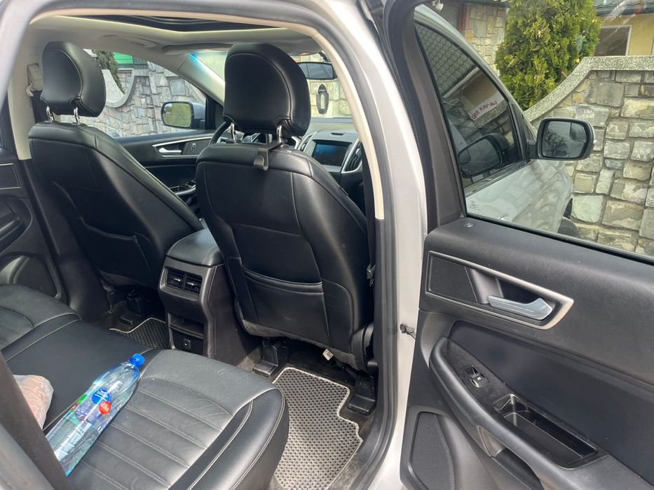 Ford edge 2015.