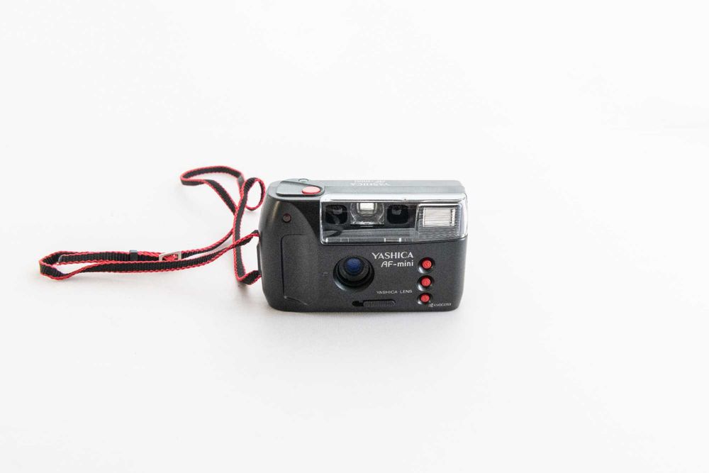 Aparat analogowy na kliszę Yashica AF-mini