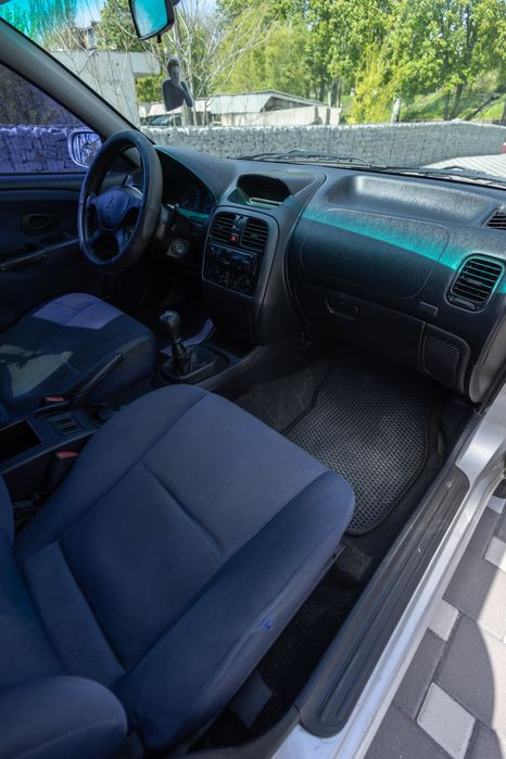 Mitsubishi Carisma 1.6 2001 р.
