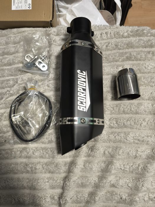 Escapamento direto Akrapovic para motocicleta