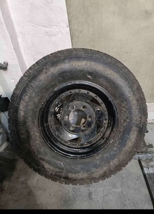 Pneus e jantes 265/70/16