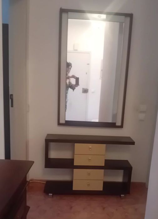 Móvel para hall de entrada com espelho