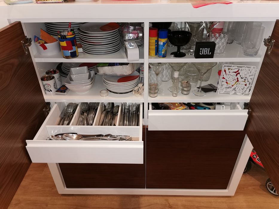 Móvel Aparador de Sala lacado a Branco com Nogueira