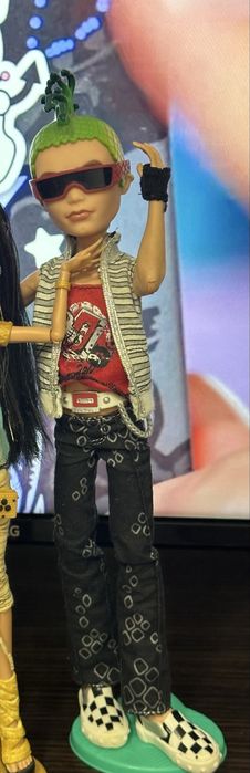 Монстер хай Дьюс горгон 2010