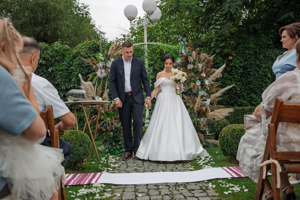 Весільна сукня в ідеальному стані