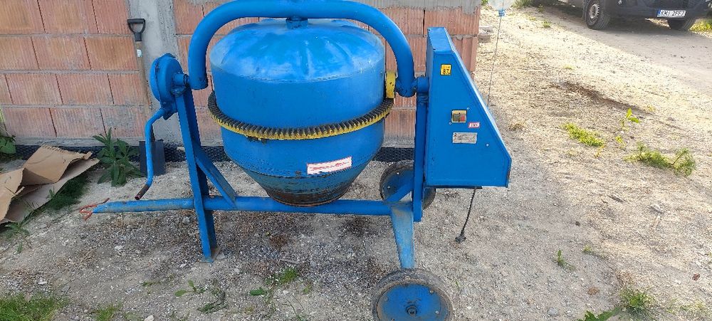 Betoniarka Agro-Wikt 320l Zasilana na 230v Duża Mieszalnik Na Korbkę  Transport