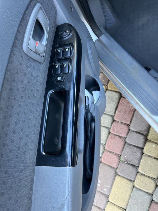 Kia Carens II 2003 року