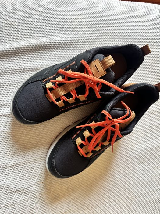 Sapatos criança novos