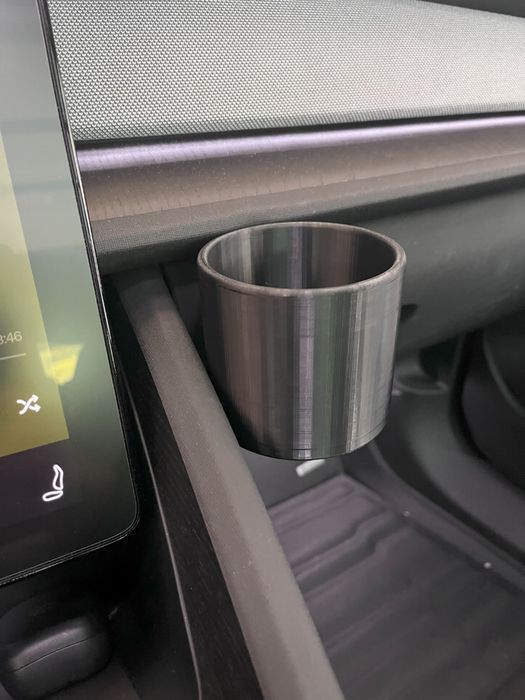 Додатковий підстаканник Polestar 2 в салон бардачок
