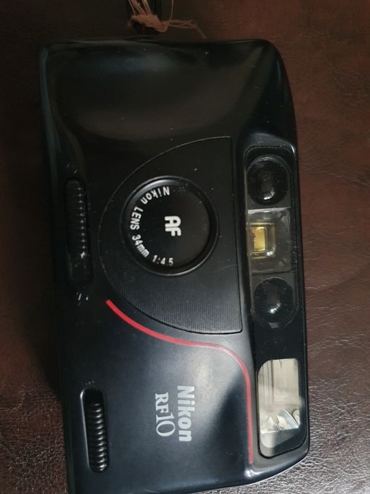 Câmara Nikon RF10