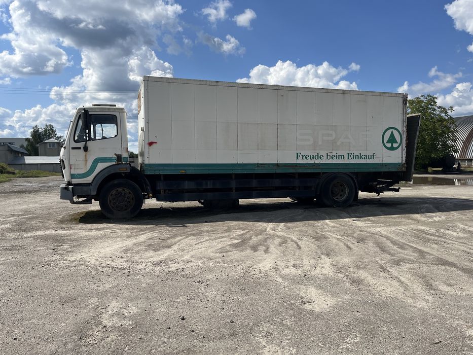 Вантажівка Mercedes 1722