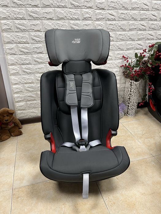 Автокрісло Britax Romer Advansafix IV R Група 1/2/3 (9-36кг)