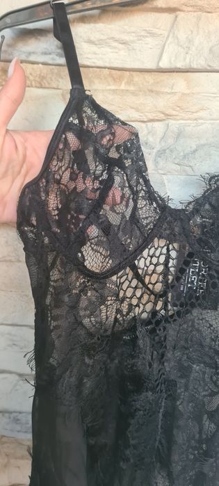 Nowe czarne body PrettyLittleThing rozm m