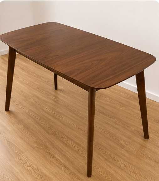 Mesa de jantar extensível – Madeira Nogueira (NOVA)