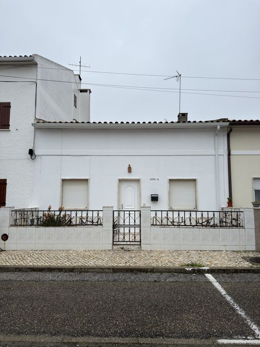 Moradia Unifamiliar Geminada T4 Benavente