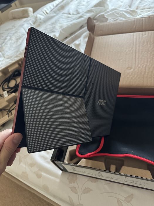 Ecrã portátil AOC 15.6” Full hd 144 Hz