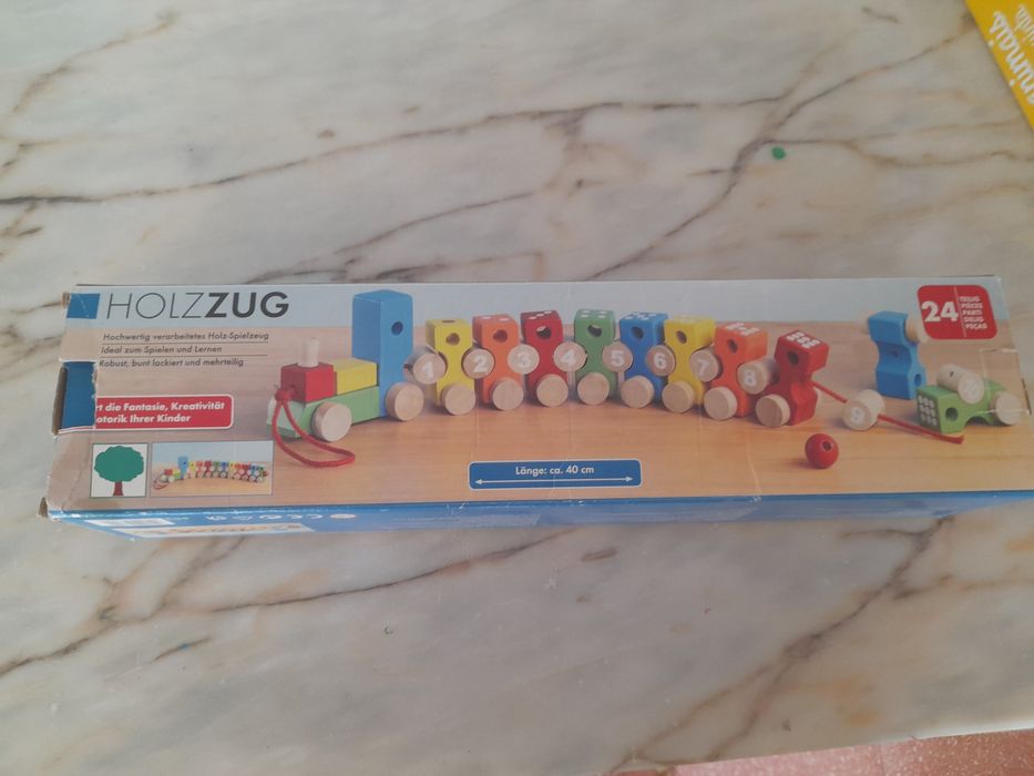 Puzzle e comboio de madeira de numeros429046529513891844