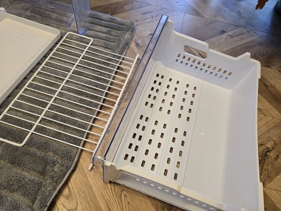 Szuflady i półki do lodówki Beko CNK321EC0A