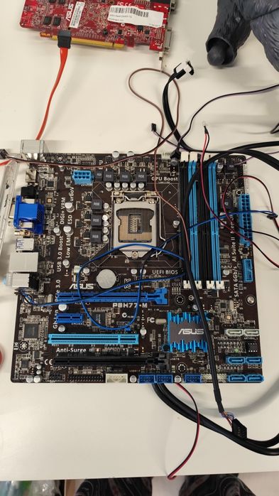 Материнська плата ASUS P8H77‑M сокет 1155 в робочому стані