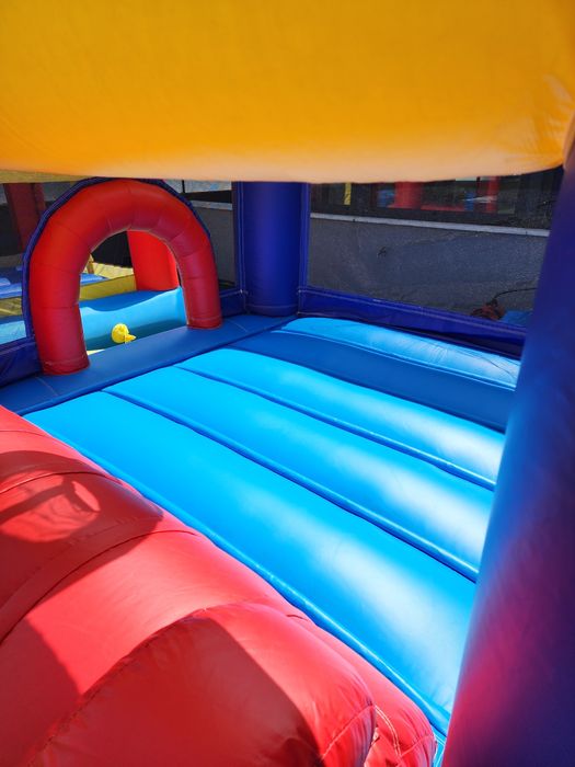 Insuflável alugamos para festas aniversário batizados  pula pula
