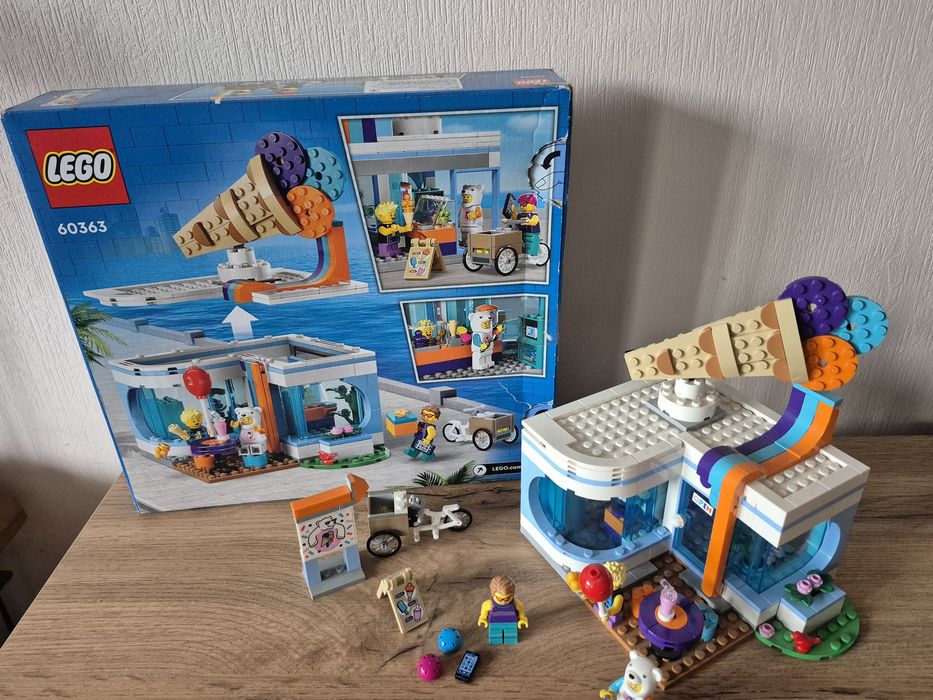 LEGO City 60363 — Кафе з морозивом