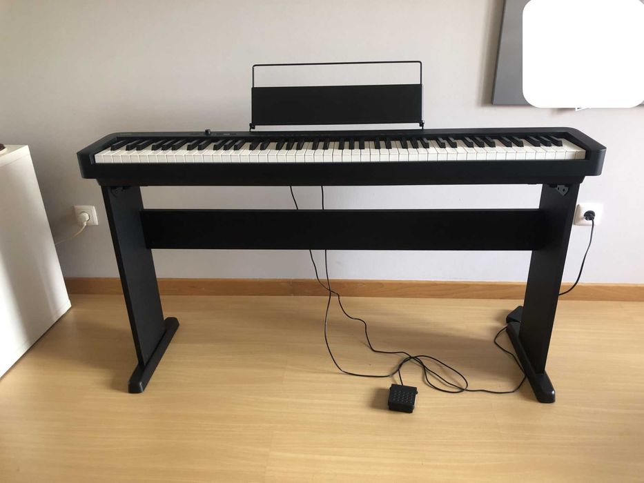 Piano digital Casio CDP-S100 preto