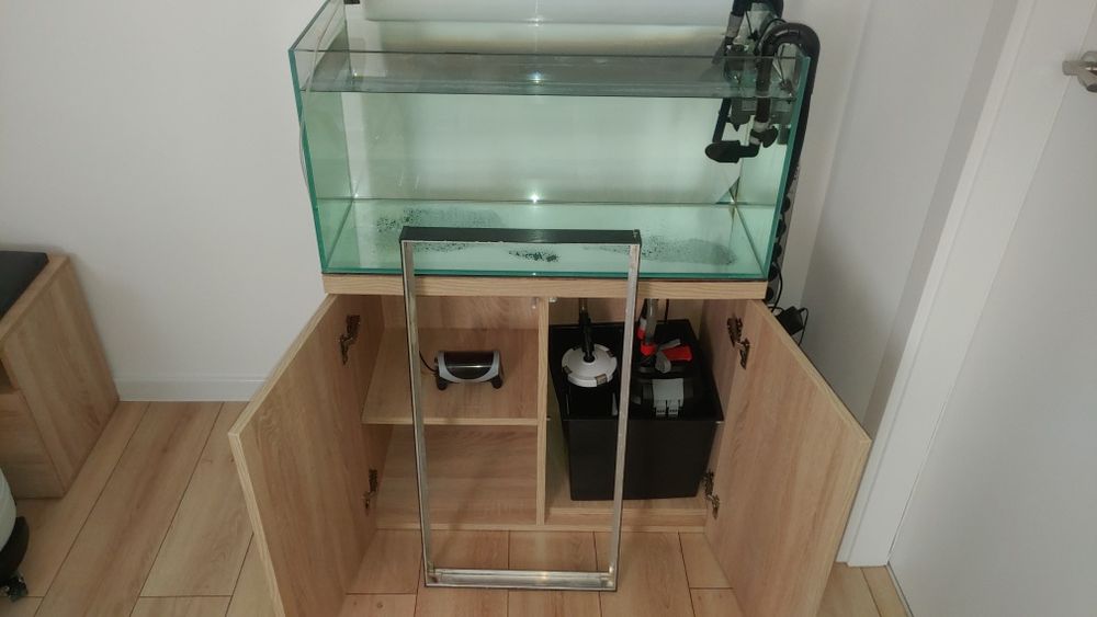 Akwarium 128l - 80x40x40 grubosc 8mm wraz z calym wyposazeniem.
