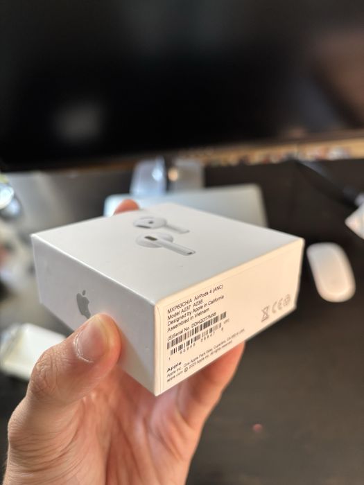 apple airpods 4 na caixa (possivel replica)