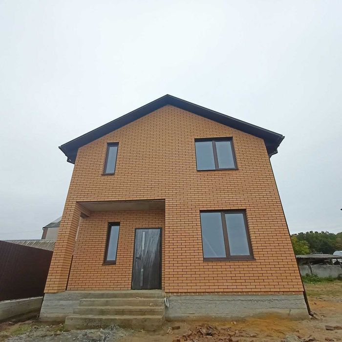 Продаж 2 поверхового будинку з опаленням і ділянкою на 5 соток