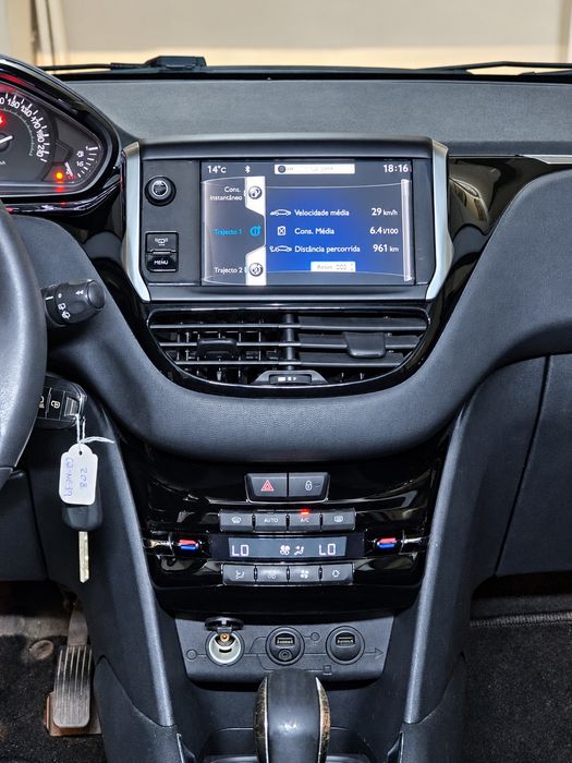 PEUGEOT 208 1.2 VTi ALLURE | 82 CV