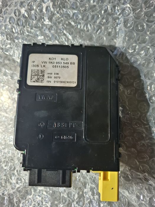 Підрульовий блок Volkswagen 1K0 953 549 BB