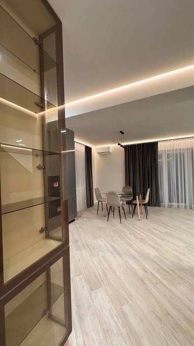 Продаж дуплексу з гаражем.