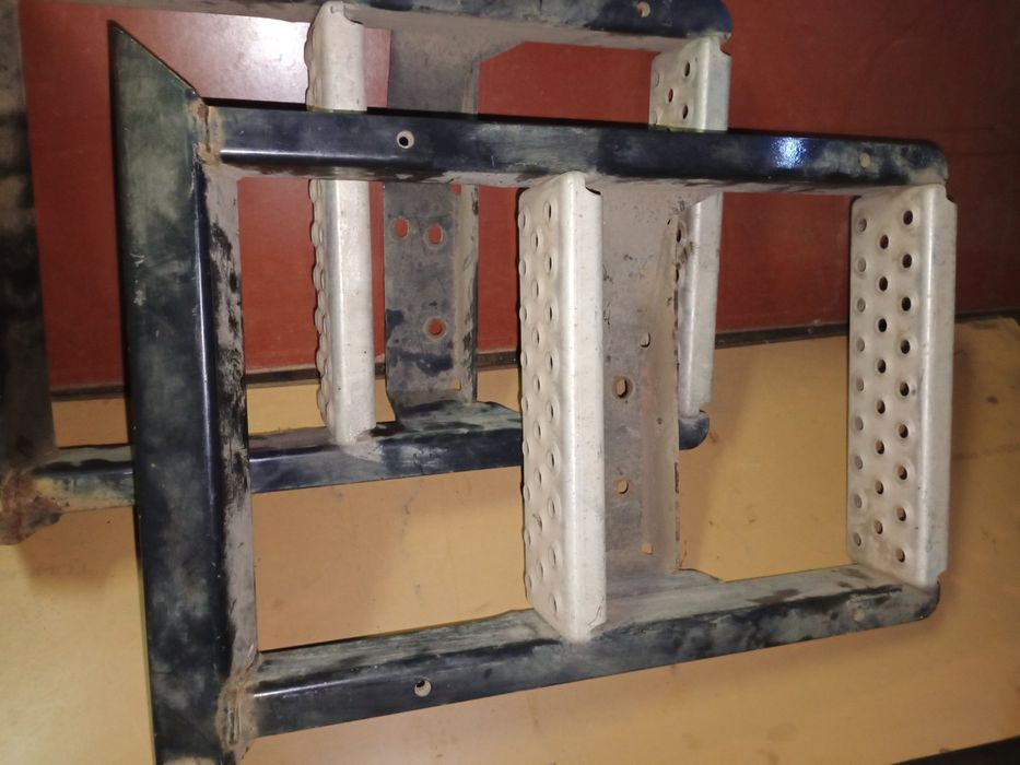 Ступеньки,подножки МАН