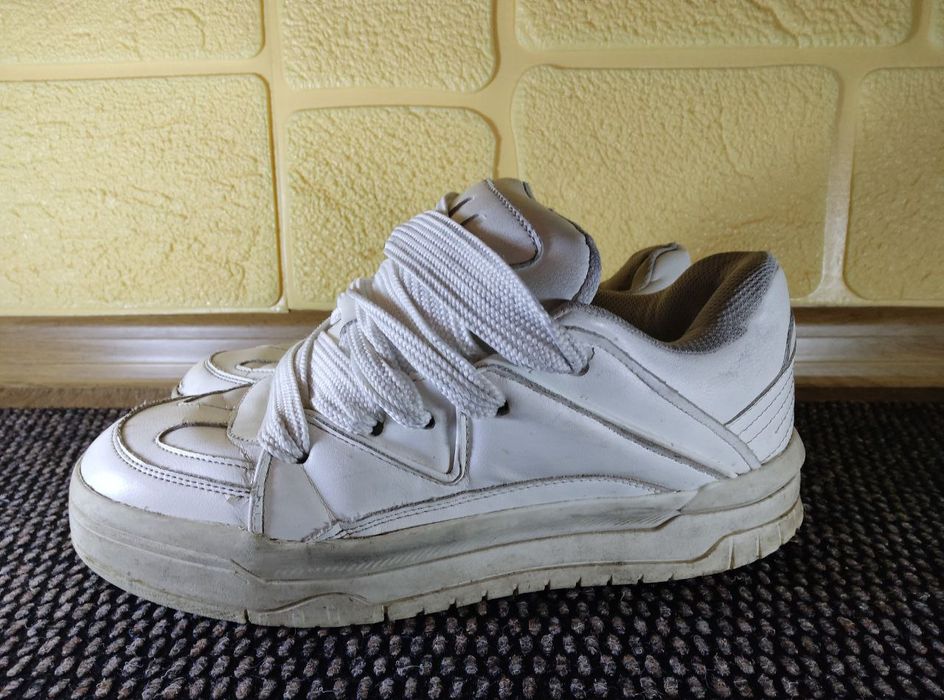 кросівки bershka