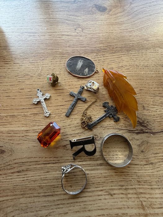 Zbiór różności-krzyżyki,pierscionki