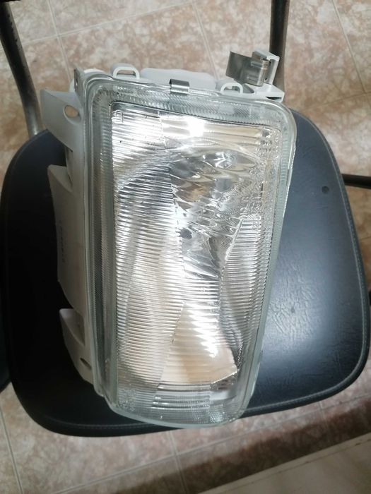 Optica direita VW Polo 95