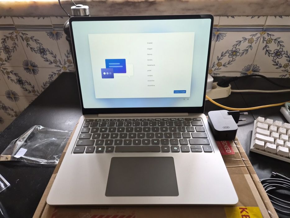 Troco/Vendo Microsoft Surface Laptop 13" Copilot+ com garantia!