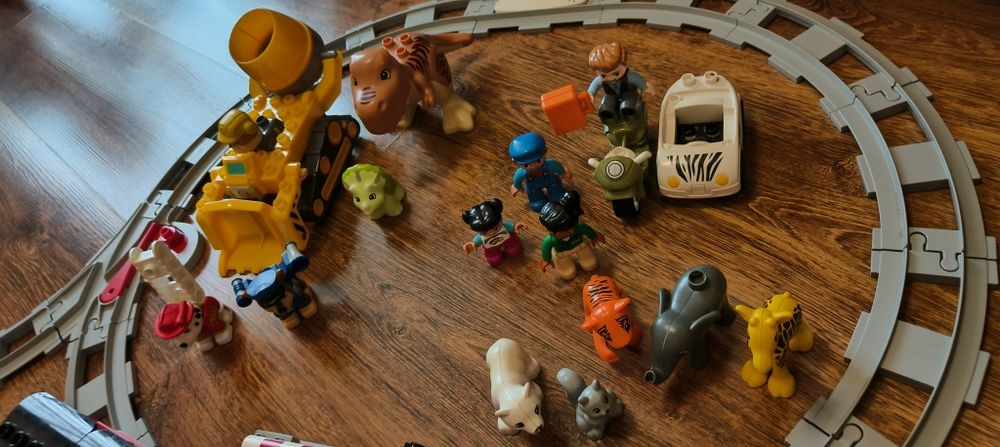 Lego Duplo залізниця + зоопарк + парк юрського періоду