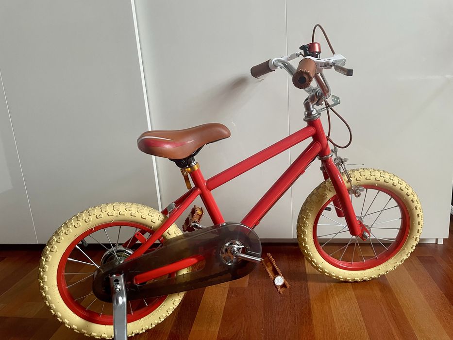 Rower dziecięcy (koła 14’) , styl: BMX + kółeczka + koszyczek + dzwonek