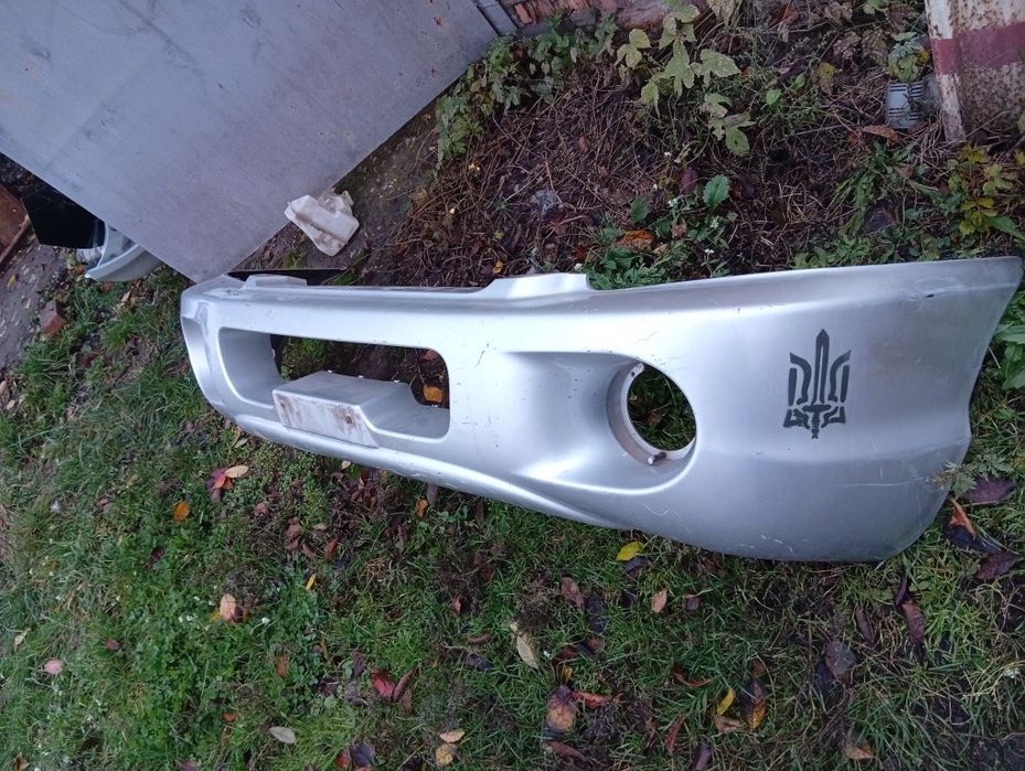 Передній бампер Hyundai Santa Fe 2000-2006