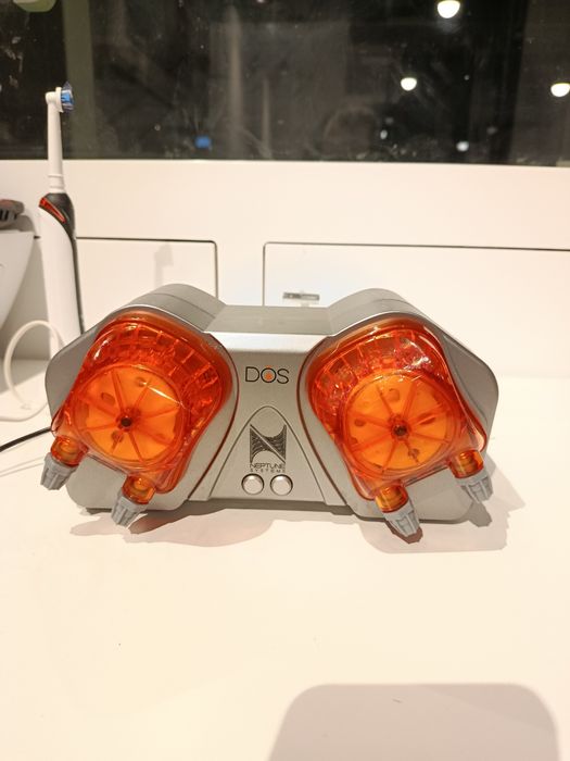 system dozujący i pomiaru płynów Neptune Systems Apex DOS. Polecam 
J