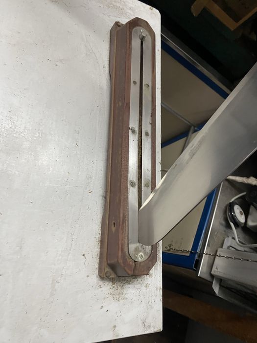 Faca de cortar bacalhau fom bancada